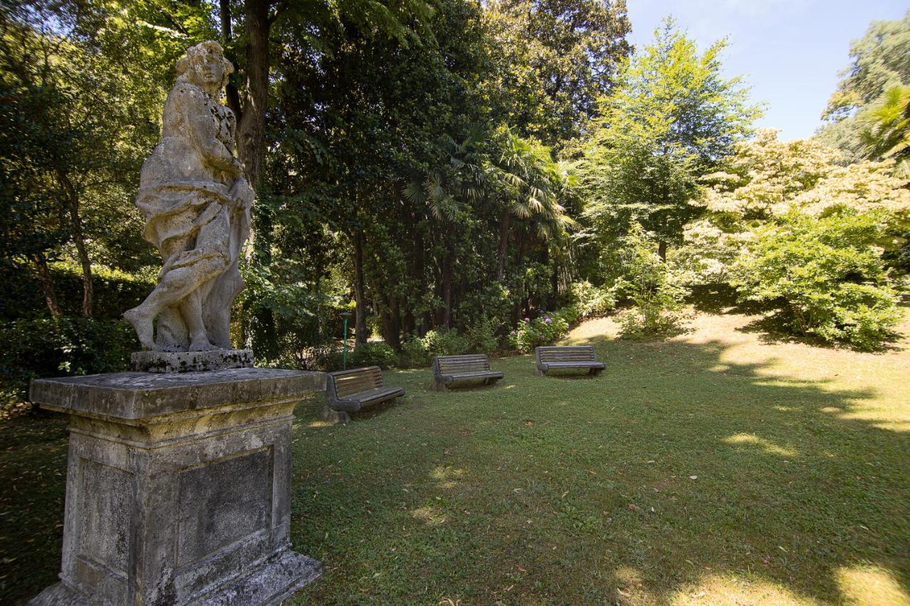 Relax Tra Lago E Parco Lesa Luaran gambar